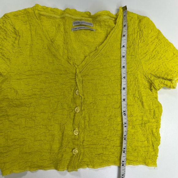 Urban Outfitters Yellow Button Front Cropped Ruffled Stretch Shirt Size Medium - Picture 6 of 11